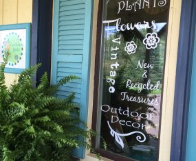 Gardening Junky Shop – New Window Signs