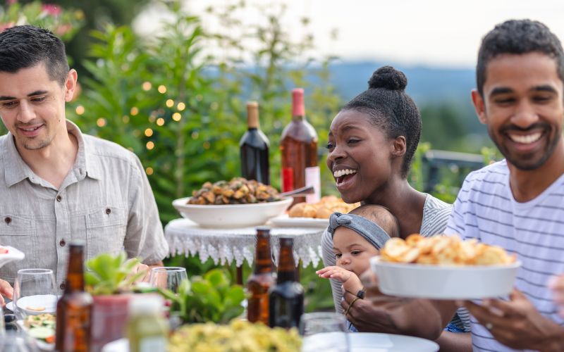 backyard garden dining al fresco